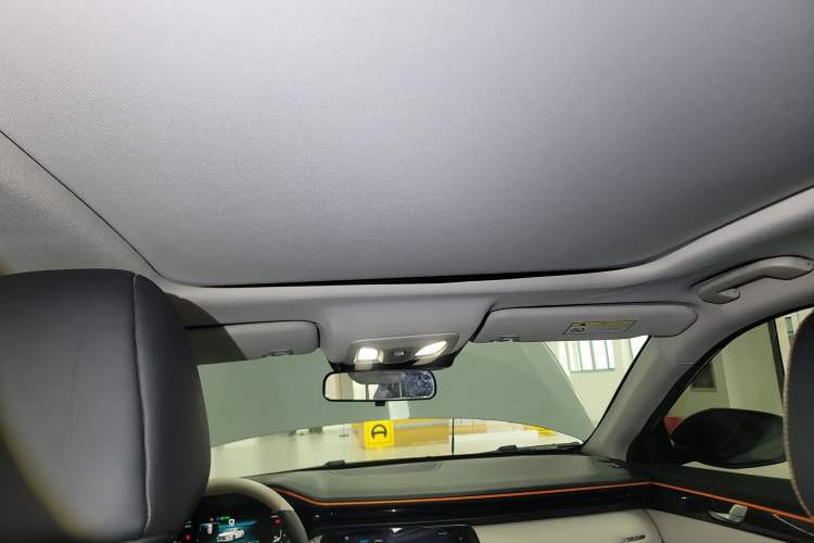 Used Dongfeng Aeolus Yixuan MAX 2023 1.5T Super Cool Trendy Dad Edition Headliner