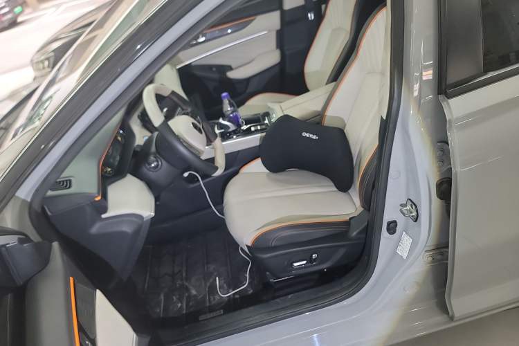 Used Dongfeng Aeolus Yixuan MAX 2023 1.5T Super Cool Trendy Dad Edition Left Front Seat