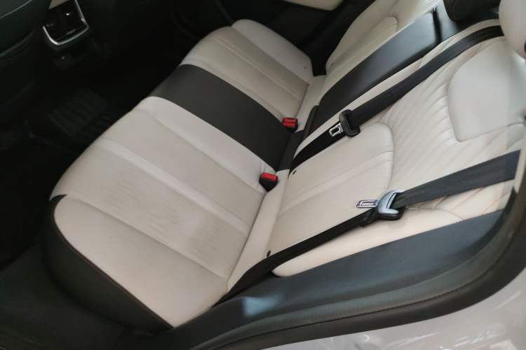 Used Dongfeng Aeolus Yixuan MAX 2023 1.5T Super Cool Trendy Dad Edition Left Rear Seat