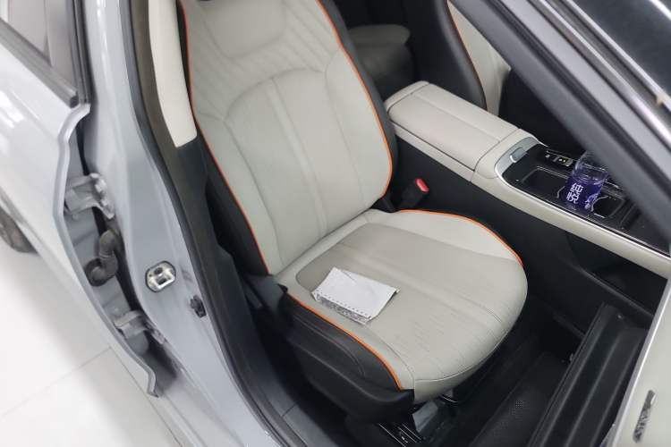 Used Dongfeng Aeolus Yixuan MAX 2023 1.5T Super Cool Trendy Dad Edition Right Front Seat