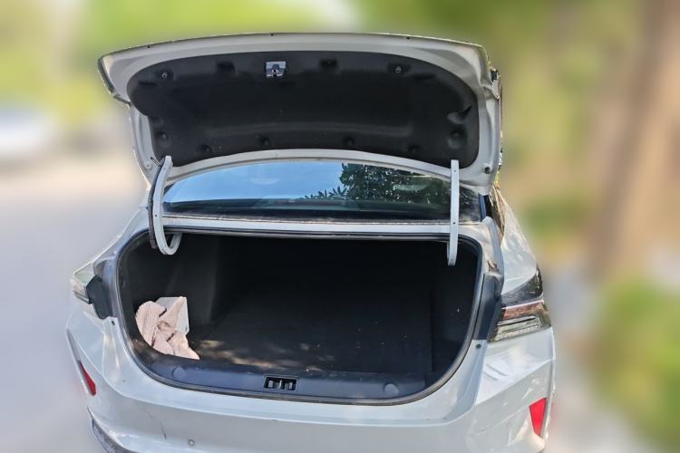 Used Dongfeng Aeolus Yixuan MAX 2023 1.5T Super Cool Trendy Dad Edition Trunk