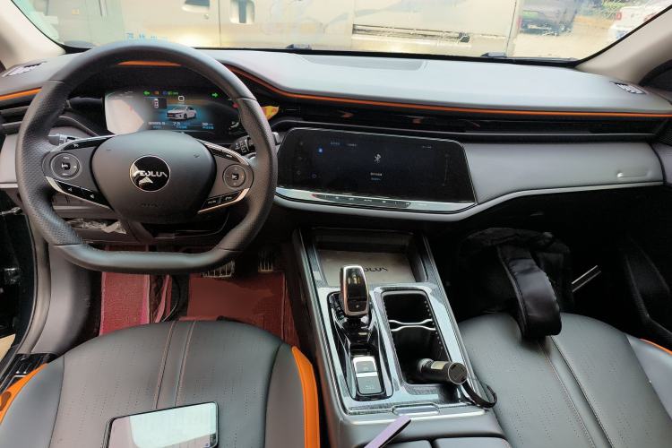 Used Dongfeng Aeolus Yixuan MAX 2023 1.5T Ultra-Stylish Trendsetting Dad Edition Center Console