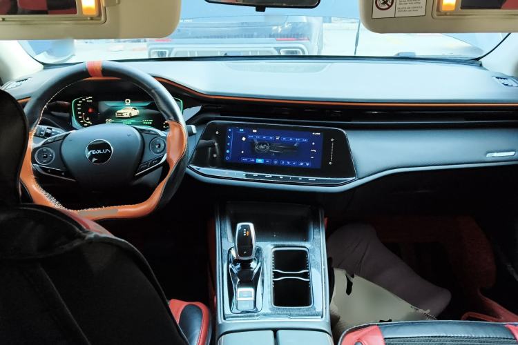 Used Dongfeng Aeolus Yixuan MAX 2023 1.5T Ultra-Stylish Trendsetting Dad Edition Center Console