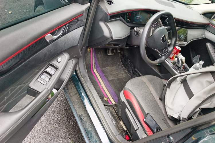 Used Dongfeng Aeolus Yixuan MAX 2023 1.5T Super-Powered Dad Edition Driver Seat