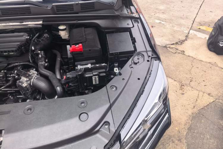 Used Dongfeng Aeolus Yixuan MAX 2023 1.5T Super-Powered Dad Edition Engine Bay Left