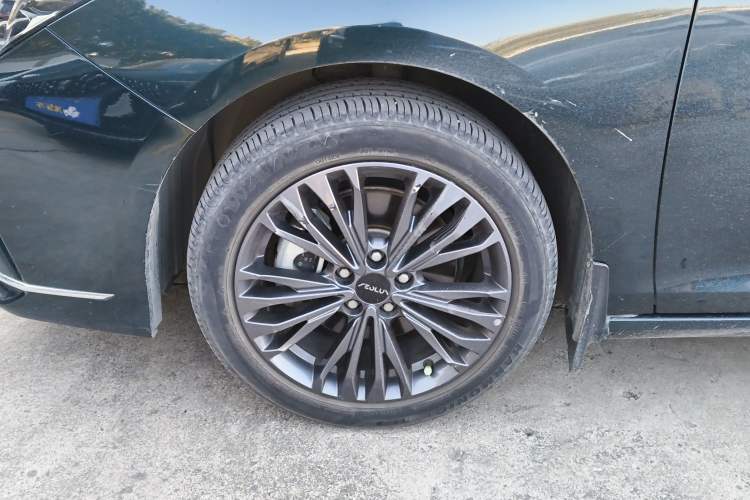 Used Dongfeng Aeolus Yixuan MAX 2023 1.5T Ultra-Stylish Trendsetting Dad Edition Left Front Wheel Hub