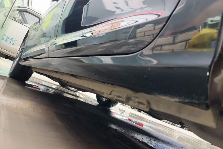 Used Dongfeng Aeolus Yixuan MAX 2023 1.5T Ultra-Stylish Trendsetting Dad Edition Left Side Sill