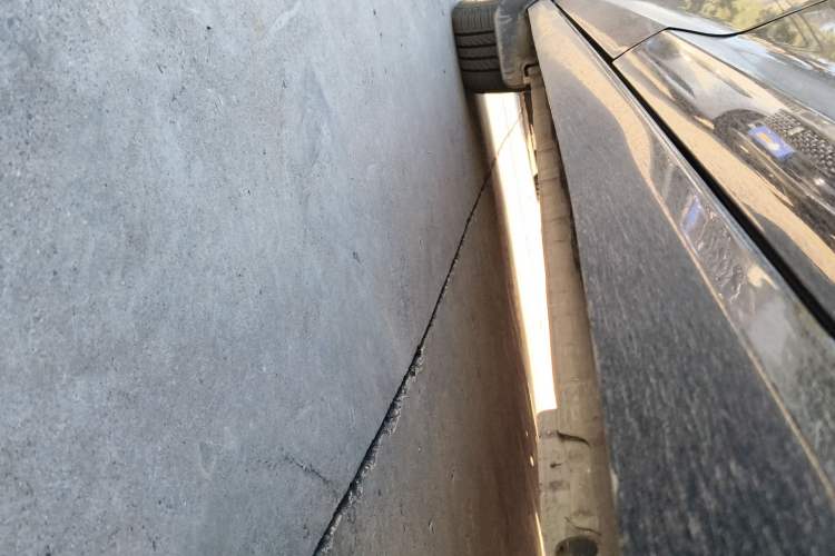Used Dongfeng Aeolus Yixuan MAX 2023 1.5T Ultra-Stylish Trendsetting Dad Edition Left Side Sill