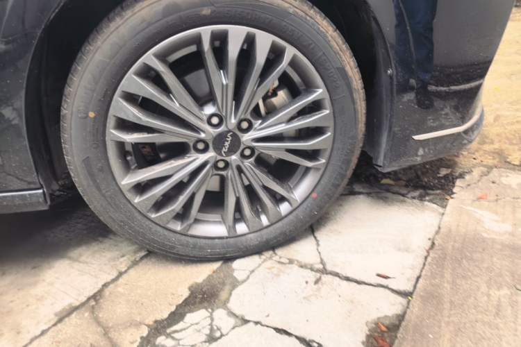 Used Dongfeng Aeolus Yixuan MAX 2023 1.5T Super-Powered Dad Edition Right Front Wheel Hub