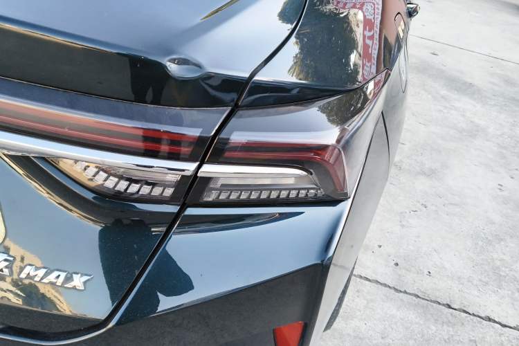 Used Dongfeng Aeolus Yixuan MAX 2023 1.5T Ultra-Stylish Trendsetting Dad Edition Right Rear Taillight
