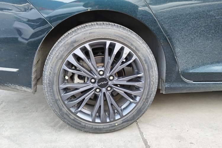 Used Dongfeng Aeolus Yixuan MAX 2023 1.5T Ultra-Stylish Trendsetting Dad Edition Right Rear Wheel Hub