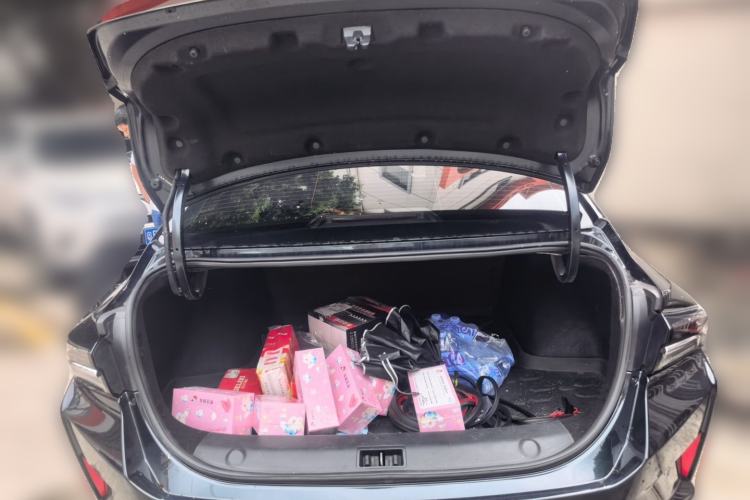 Used Dongfeng Aeolus Yixuan MAX 2023 1.5T Super-Powered Dad Edition Trunk