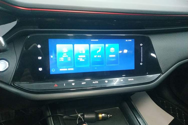 Used Dongfeng Aeolus Yixuan MAX 2023 1.5T Super-Powered Dad Edition Audio And AC Panel