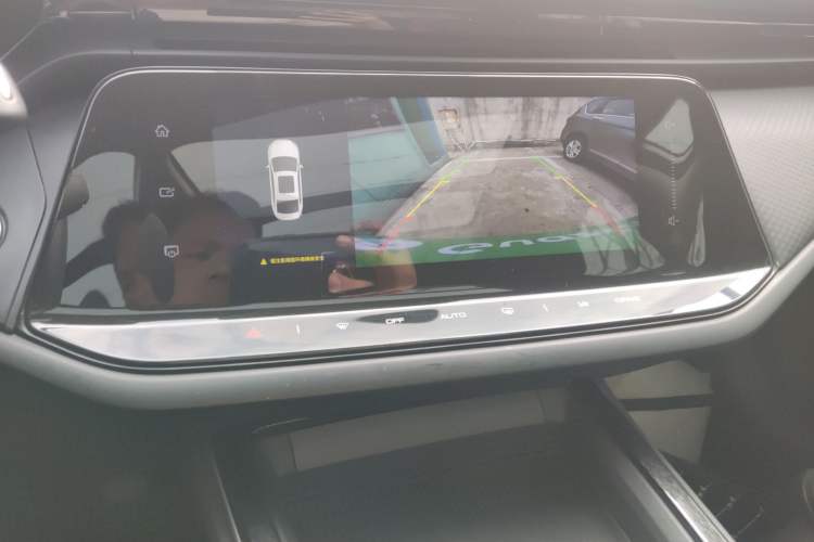 Used Dongfeng Aeolus Yixuan MAX 2023 1.5T Super-Powered Dad Edition Audio And AC Panel