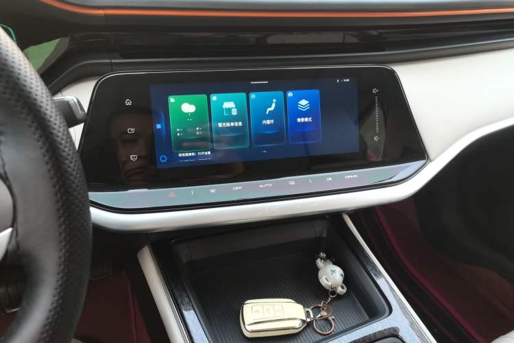 Used Dongfeng Aeolus Yixuan MAX 2023 1.5T Super Cool Trendy Dad Edition Audio And AC Panel
