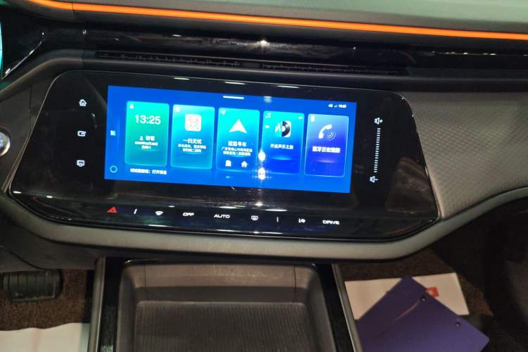 Used Dongfeng Aeolus Yixuan MAX 2023 1.5T Ultra-Stylish Trendsetting Dad Edition Audio And AC Panel