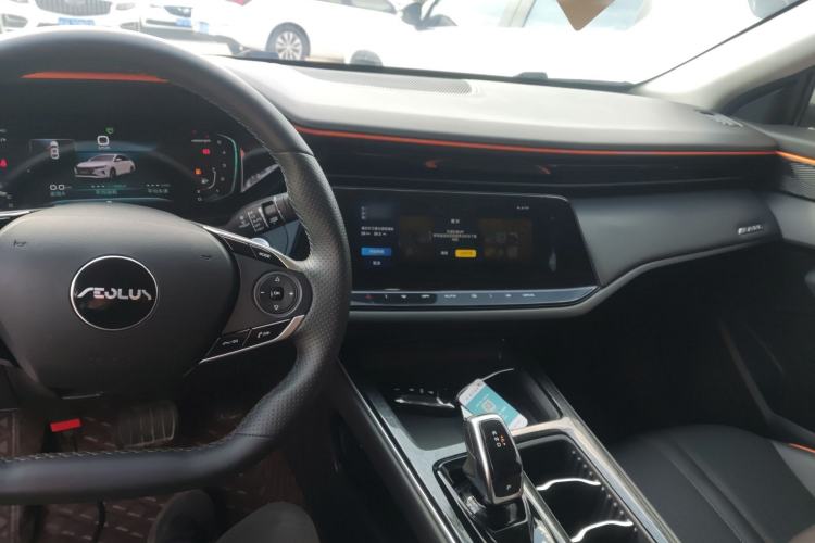 Used Dongfeng Aeolus Yixuan MAX 2023 1.5T Ultra-Stylish Trendsetting Dad Edition Center Console