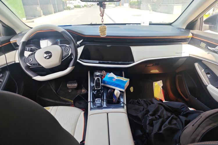 Used Dongfeng Aeolus Yixuan MAX 2023 1.5T Super Cool Trendy Dad Edition Center Console
