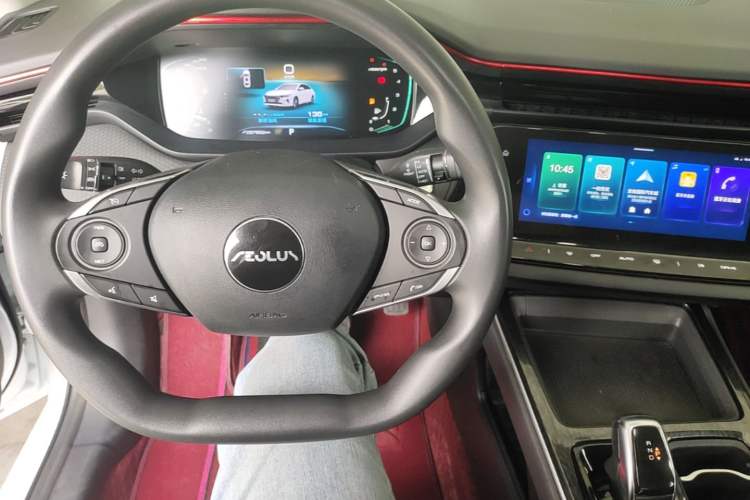 Used Dongfeng Aeolus Yixuan MAX 2023 1.5T Super-Powered Dad Edition Center Console