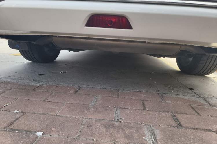 Used Dongfeng Aeolus Yixuan MAX 2023 1.5T Ultra-Stylish Trendsetting Dad Edition Chassis Rear
