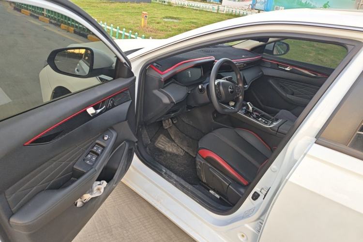 Used Dongfeng Aeolus Yixuan MAX 2023 1.5T Super-Powered Dad Edition Driver Seat