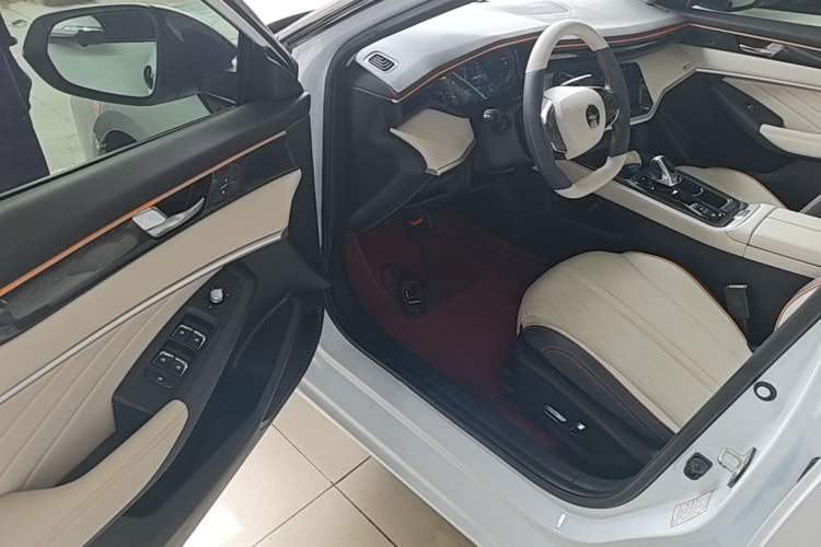 Used Dongfeng Aeolus Yixuan MAX 2023 1.5T Super Cool Trendy Dad Edition Driver Seat