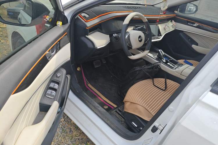 Used Dongfeng Aeolus Yixuan MAX 2023 1.5T Super Cool Trendy Dad Edition Driver Seat