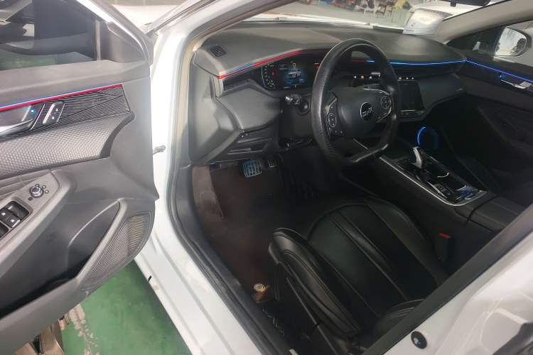 Used Dongfeng Aeolus Yixuan MAX 2023 1.5T Super-Powered Dad Edition Driver Seat