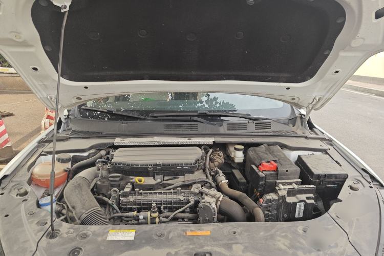 Used Dongfeng Aeolus Yixuan MAX 2023 1.5T Super Cool Trendy Dad Edition Engine Bay