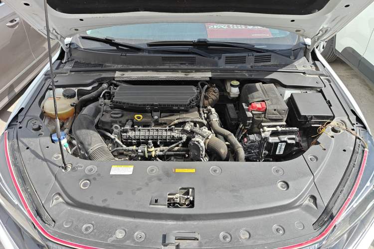 Used Dongfeng Aeolus Yixuan MAX 2023 1.5T Super-Powered Dad Edition Engine Bay