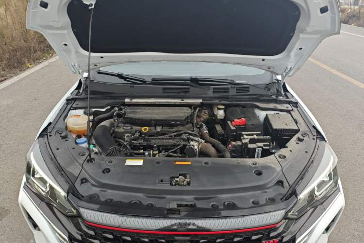 Used Dongfeng Aeolus Yixuan MAX 2023 1.5T Xingchi Edition Engine Bay