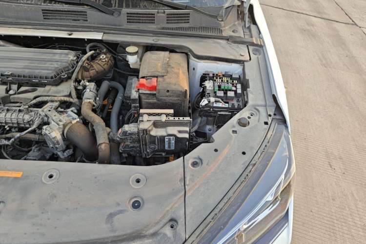 Used Dongfeng Aeolus Yixuan MAX 2023 1.5T Super-Powered Dad Edition Engine Bay Left