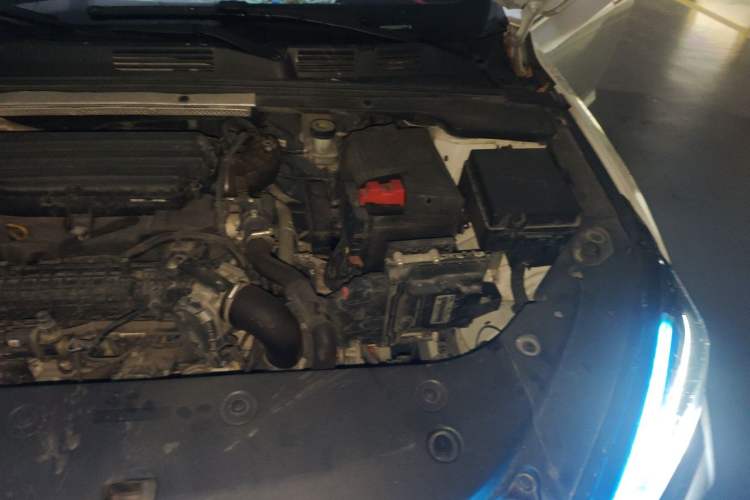Used Dongfeng Aeolus Yixuan MAX 2023 1.5T Xingchi Edition Engine Bay Left