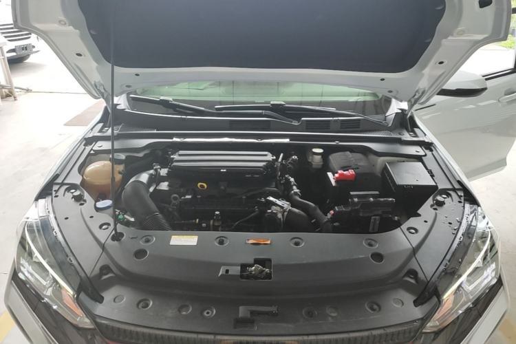 Used Dongfeng Aeolus Yixuan MAX 2023 1.5T Super-Powered Dad Edition Engine Bay
