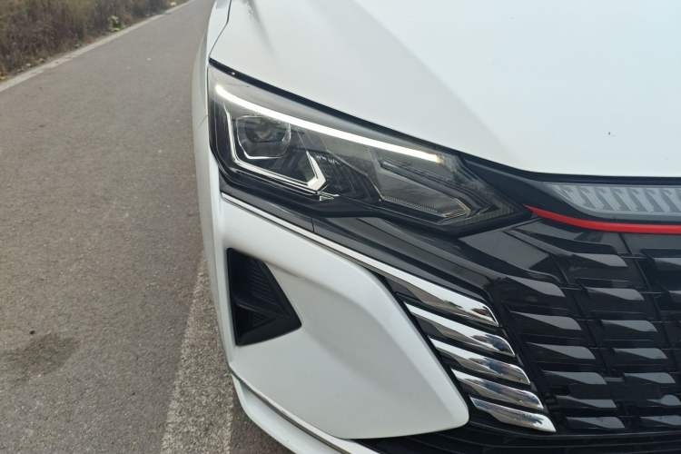 Used Dongfeng Aeolus Yixuan MAX 2023 1.5T Xingchi Edition Exterior 3