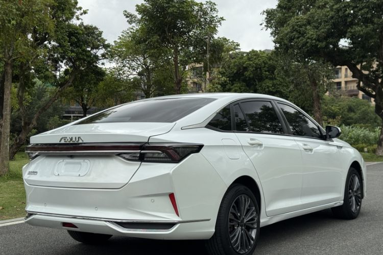 Used Dongfeng Aeolus Yixuan MAX 2023 1.5T Super-Powered Dad Edition Exterior 4