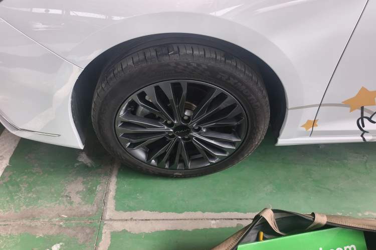 Used Dongfeng Aeolus Yixuan MAX 2023 1.5T Super-Powered Dad Edition Exterior 4