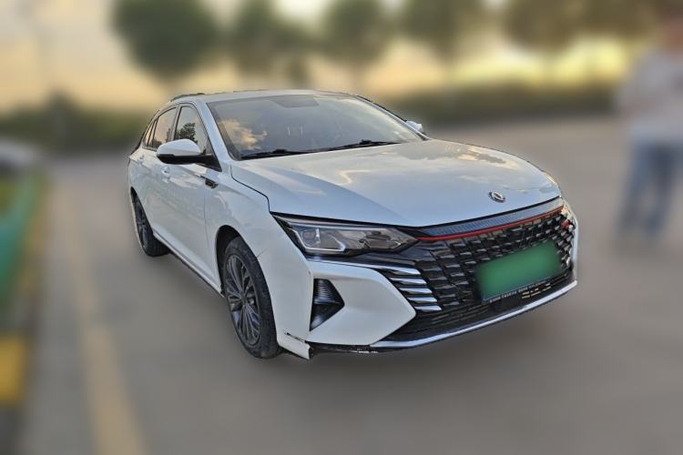 Used Dongfeng Aeolus Yixuan MAX 2023 1.5T Super-Powered Dad Edition Front Right 45 Deg