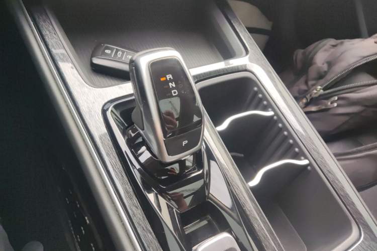 Used Dongfeng Aeolus Yixuan MAX 2023 1.5T Super-Powered Dad Edition Gear Lever
