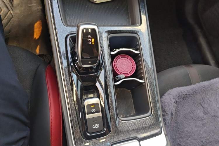 Used Dongfeng Aeolus Yixuan MAX 2023 1.5T Super-Powered Dad Edition Gear Lever