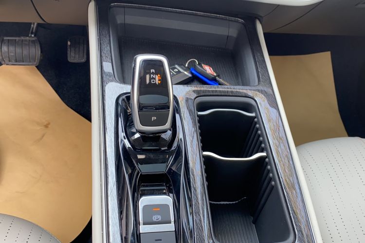 Used Dongfeng Aeolus Yixuan MAX 2023 1.5T Super Cool Trendy Dad Edition Gear Lever