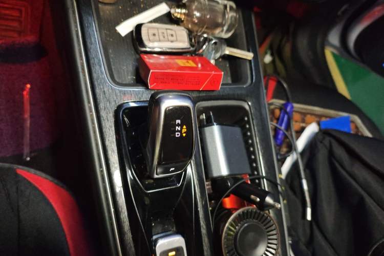 Used Dongfeng Aeolus Yixuan MAX 2023 1.5T Xingchi Edition Gear Lever
