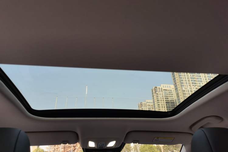 Used Dongfeng Aeolus Yixuan MAX 2023 1.5T Super Cool Trendy Dad Edition Headliner