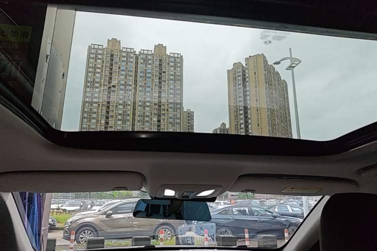Used Dongfeng Aeolus Yixuan MAX 2023 1.5T Super Cool Trendy Dad Edition Headliner
