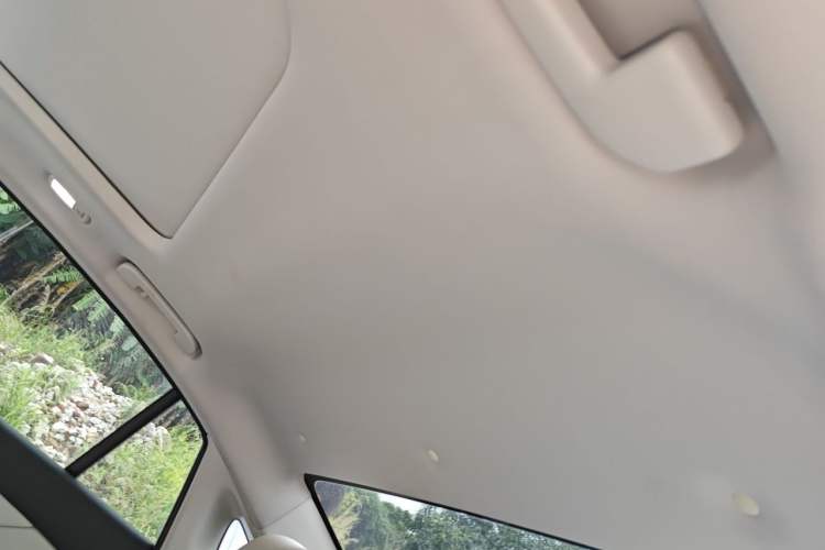 Used Dongfeng Aeolus Yixuan MAX 2023 1.5T Super Cool Trendy Dad Edition Headliner