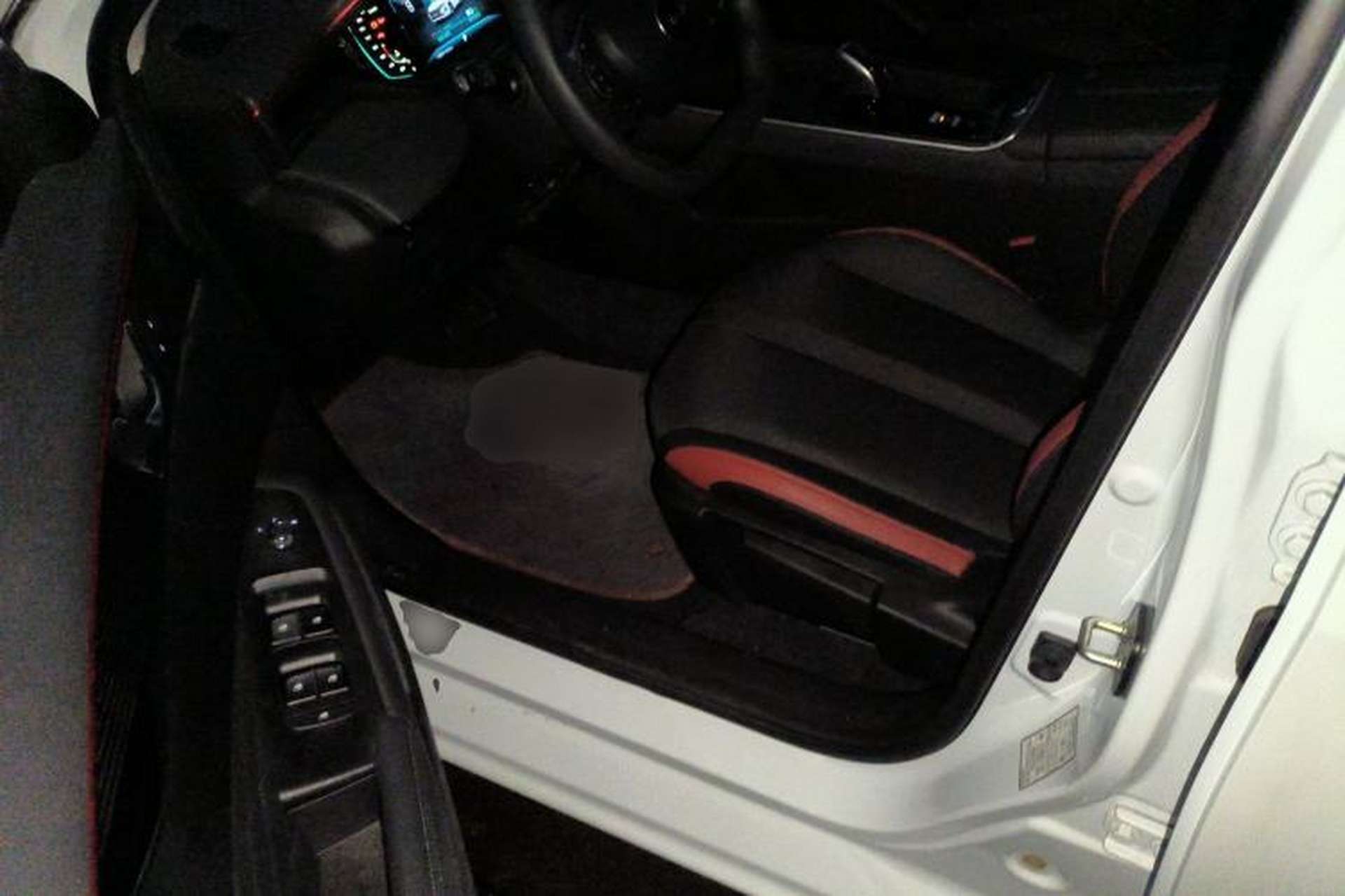Used Dongfeng Aeolus Yixuan MAX 2023 1.5T Super-Powered Dad Edition Interior 3