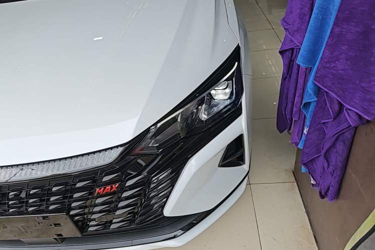 Used Dongfeng Aeolus Yixuan MAX 2023 1.5T Super Cool Trendy Dad Edition Left Front Headlight
