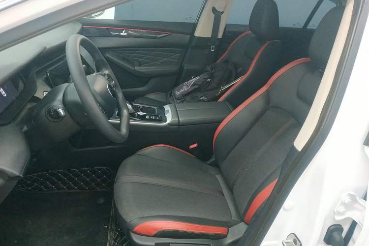 Used Dongfeng Aeolus Yixuan MAX 2023 1.5T Super-Powered Dad Edition Left Front Seat