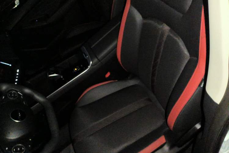 Used Dongfeng Aeolus Yixuan MAX 2023 1.5T Super-Powered Dad Edition Left Front Seat