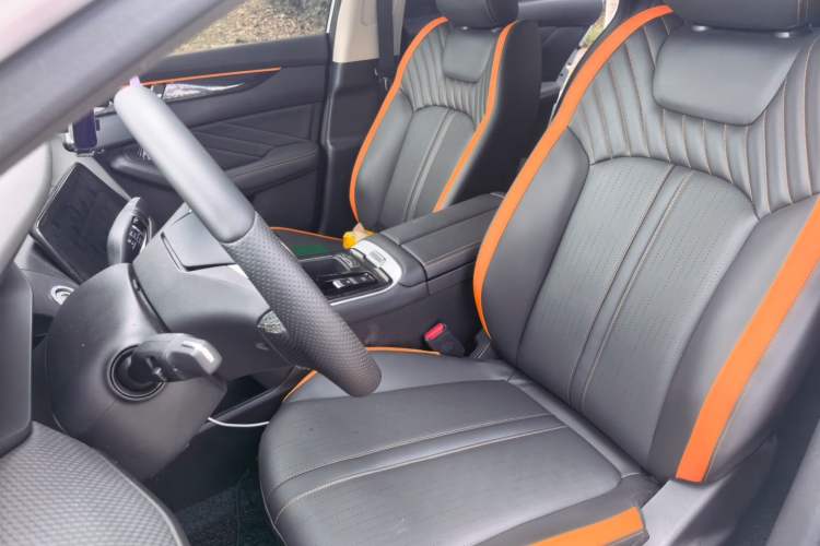 Used Dongfeng Aeolus Yixuan MAX 2023 1.5T Ultra-Stylish Trendsetting Dad Edition Left Front Seat